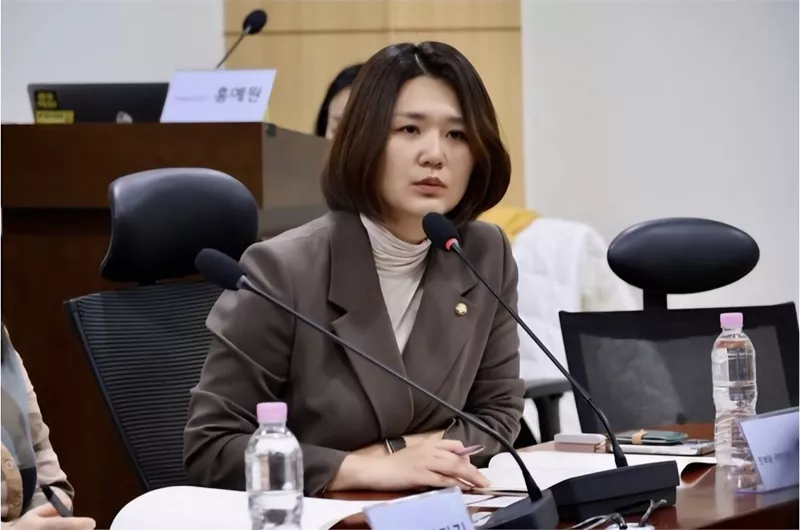 토론회 현장사진 (출처: 예술활동증명TF 인스타그램)